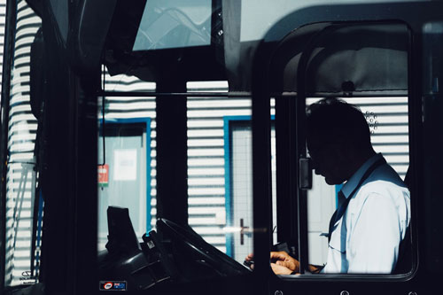 Oferta de empleo de conductor de autobús para la zona de Pina