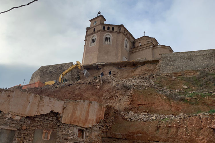 Derribadas las cuatro viviendas cercanas al muro derruido del Piquete